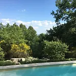 De Carbonelle Pierrevert