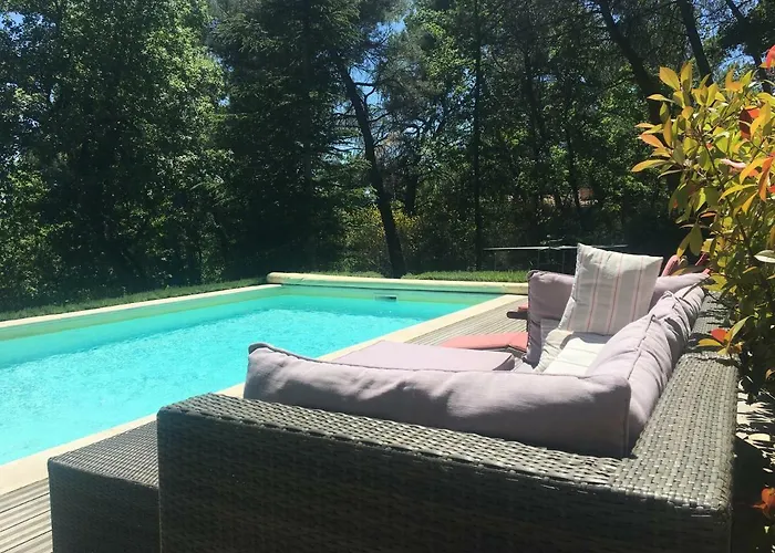 De Carbonelle Pierrevert